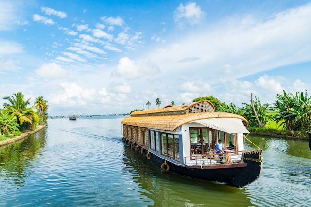 Alappuzha Backwaters Houseboat 
