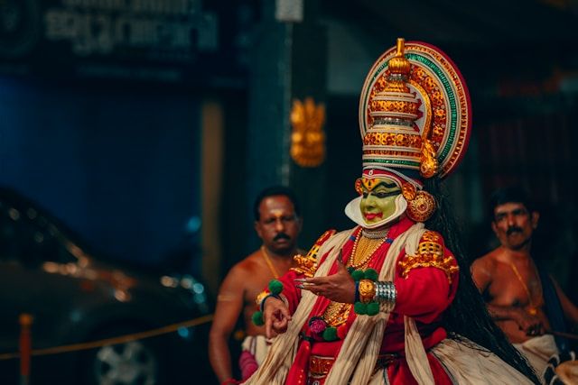 Kathakali or Kalaripayattu show (evening) 
