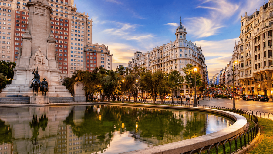 Explore Plaza de España and Gran Vía