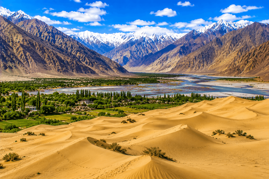 Stunning Desert and Mountain Landscapes