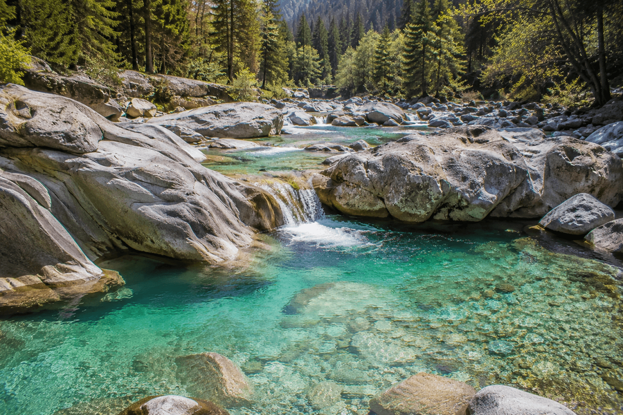 Turquoise river pools and rock formations