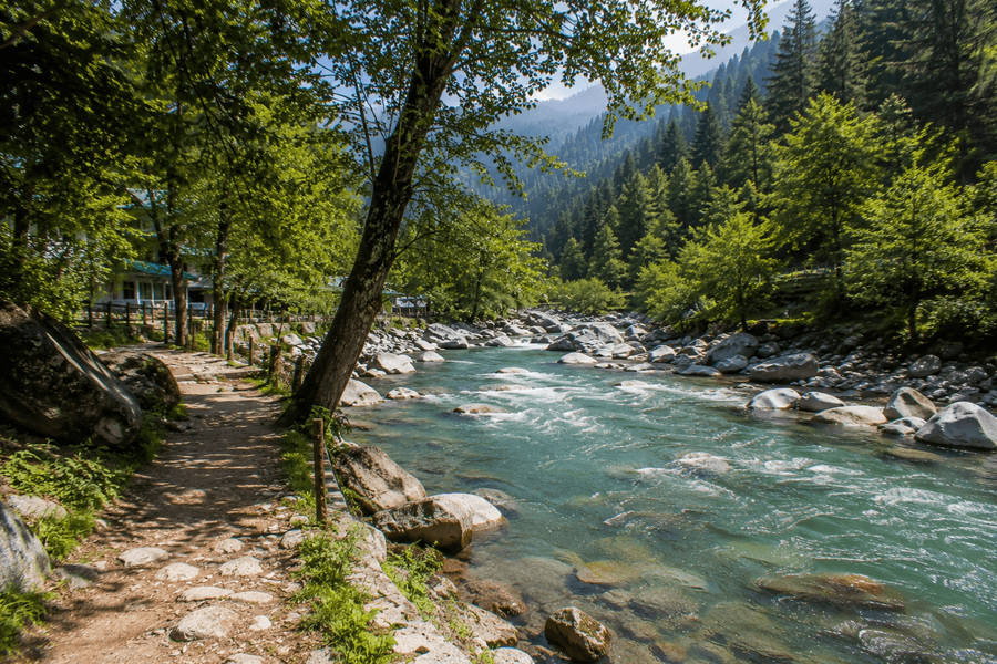 Riverside walks along the Tirthan