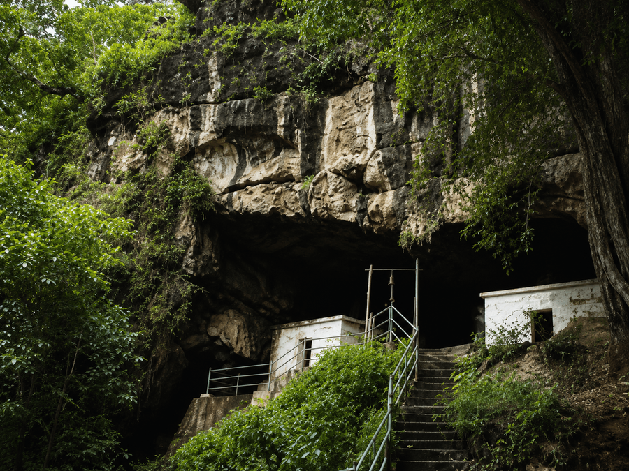 Natural Jacuzzi at Kavala Caves