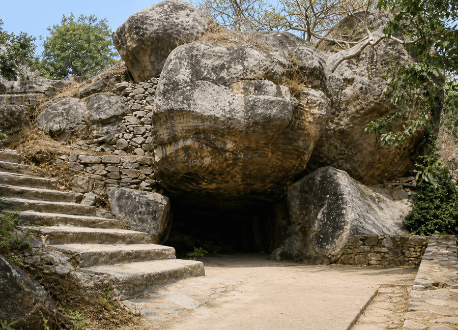 Saptaparni Caves & Griddhakuta Peak