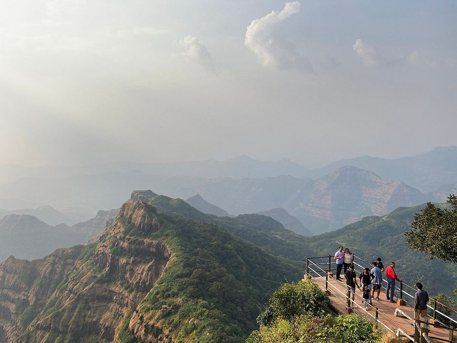 Cliff-Edge Platform
