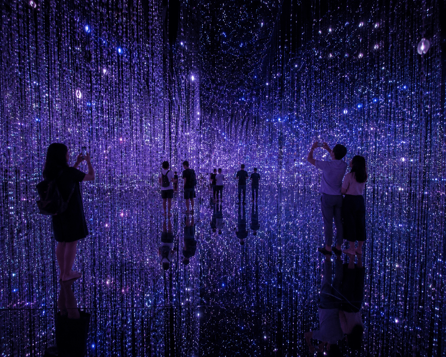 The interactive crystal universe