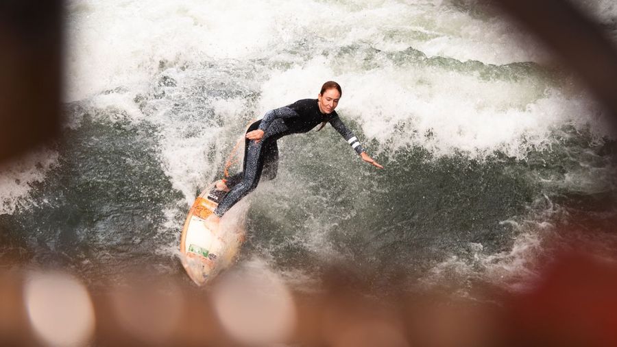 Eisbach wave