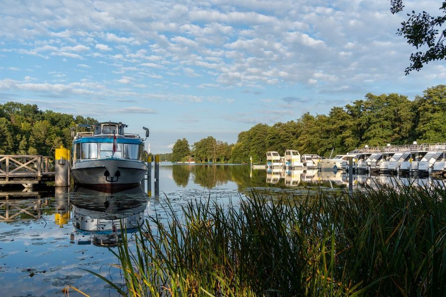 Lake and boat rentals