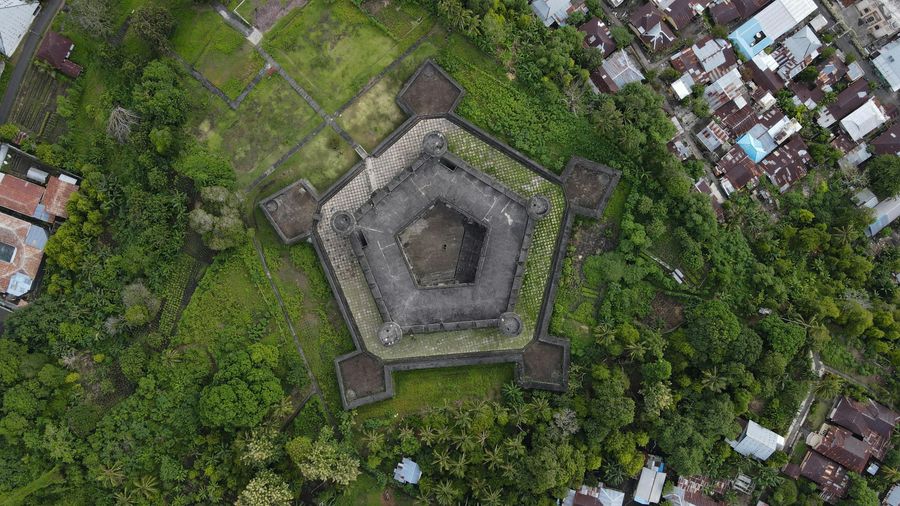 Star-Shaped Bastions