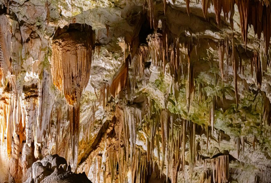 Borra Caves highlight
