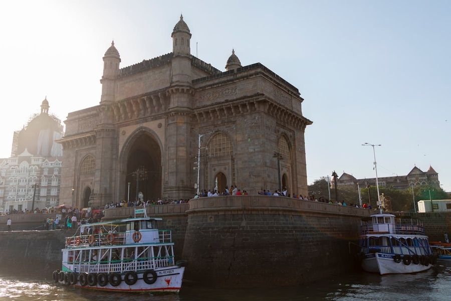 Sailing at Gateway of India