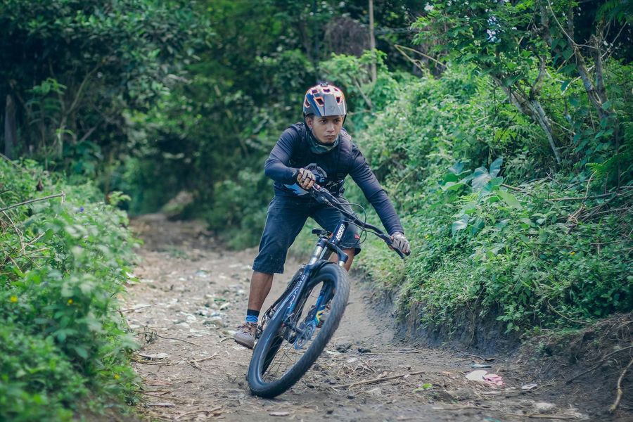 Mountain Biking on the Bir-Palampur Circuit