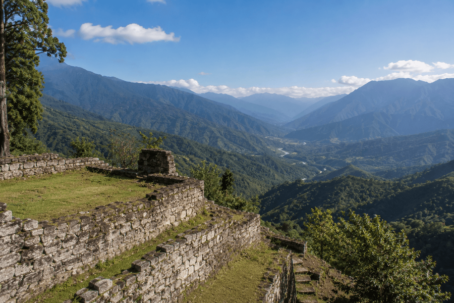 Viewpoints near the ruins