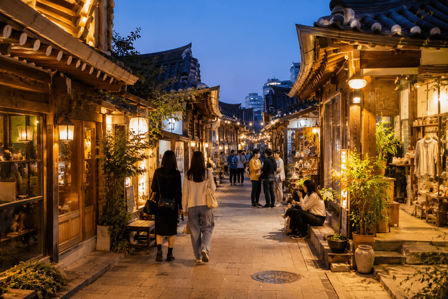Evening Visit to Ikseon-dong