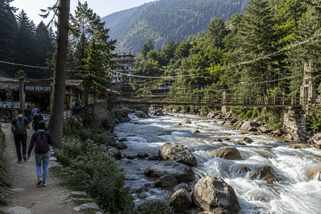 River Trek along the Parvati