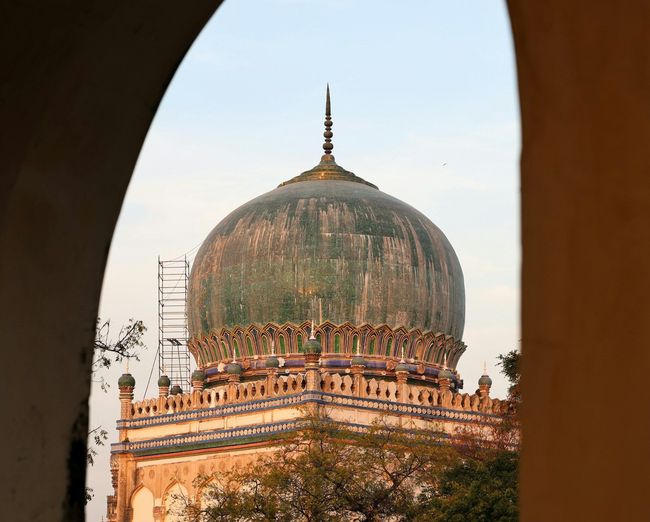 Visit Sheikh Chilli's Tomb