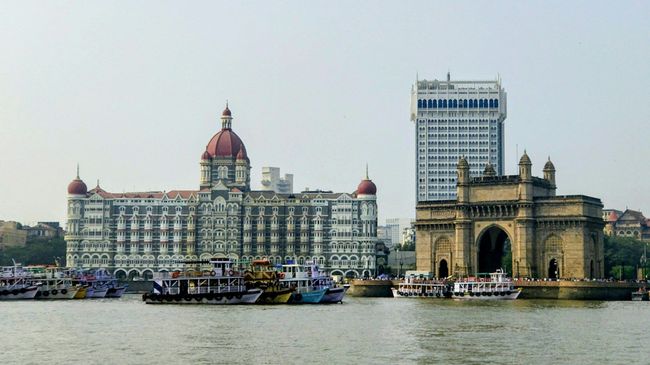 Ro-Ro Ferry from Gateway of India