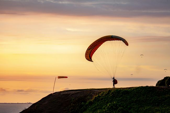 Paragliding at Sunset Point