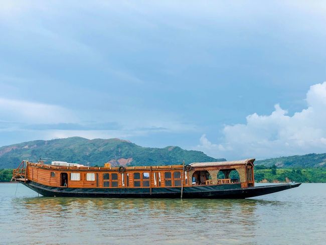 Multi-Day Houseboat Safari