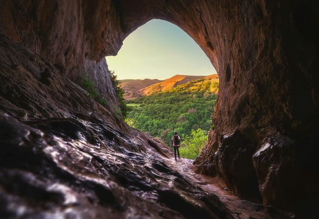 Lady's Seat & Bear's Cave