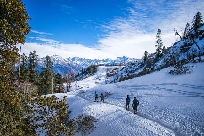Trekking to Kedarkantha Summit