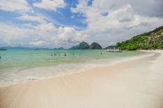 Walking Nacpan Beach & Twin Beaches in El Nido 